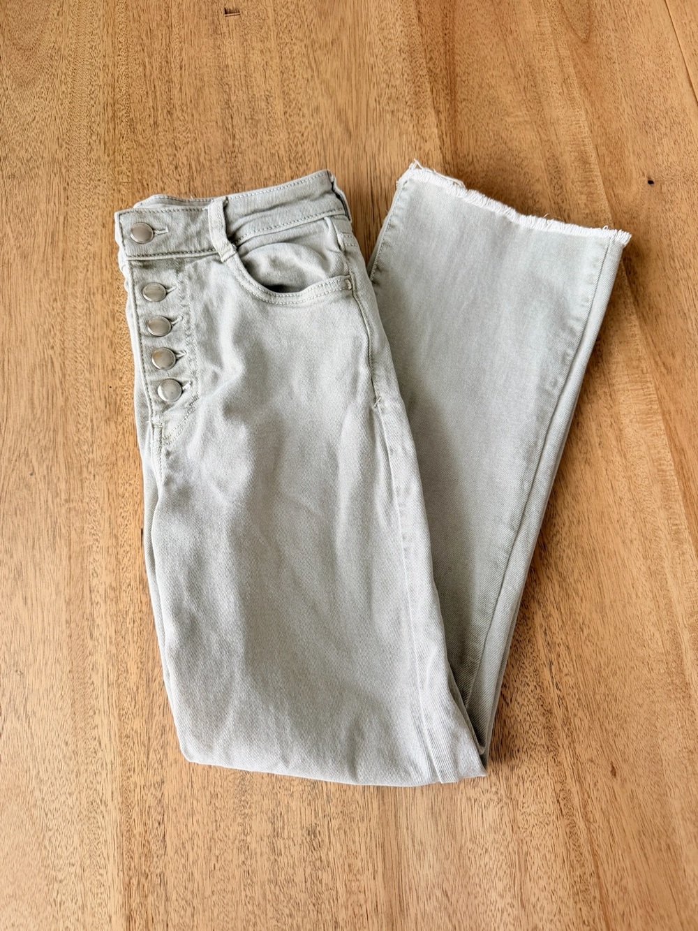 Zara High-Rise Cropped Frayed Boytom Button-Fly Jeans in Light Sage Green 2